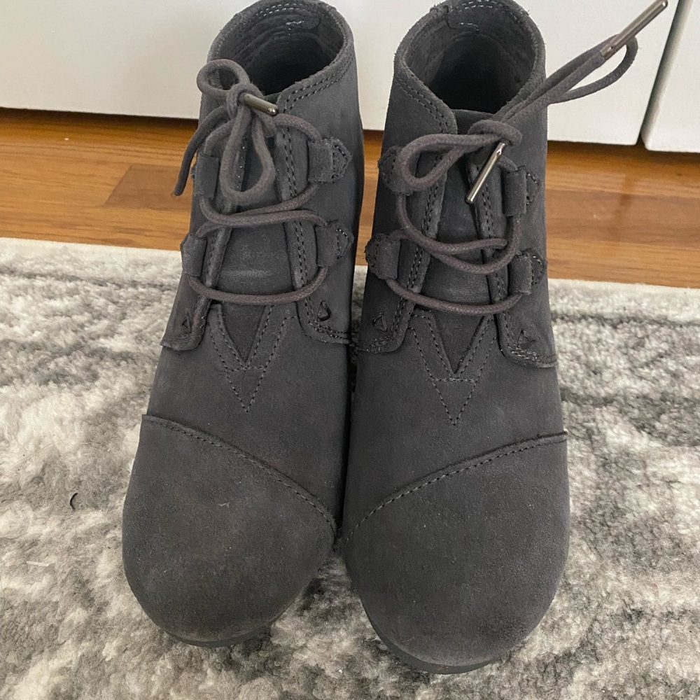TOMS Charcoal Lace-Up Ankle Boots